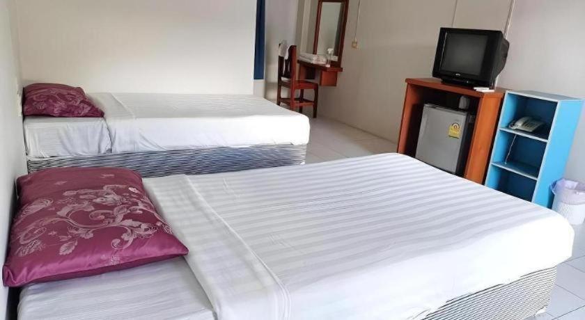 ปิยะพรฮิลล์ พาราไดซ์ Hotel แม่สาย ภายนอก รูปภาพ